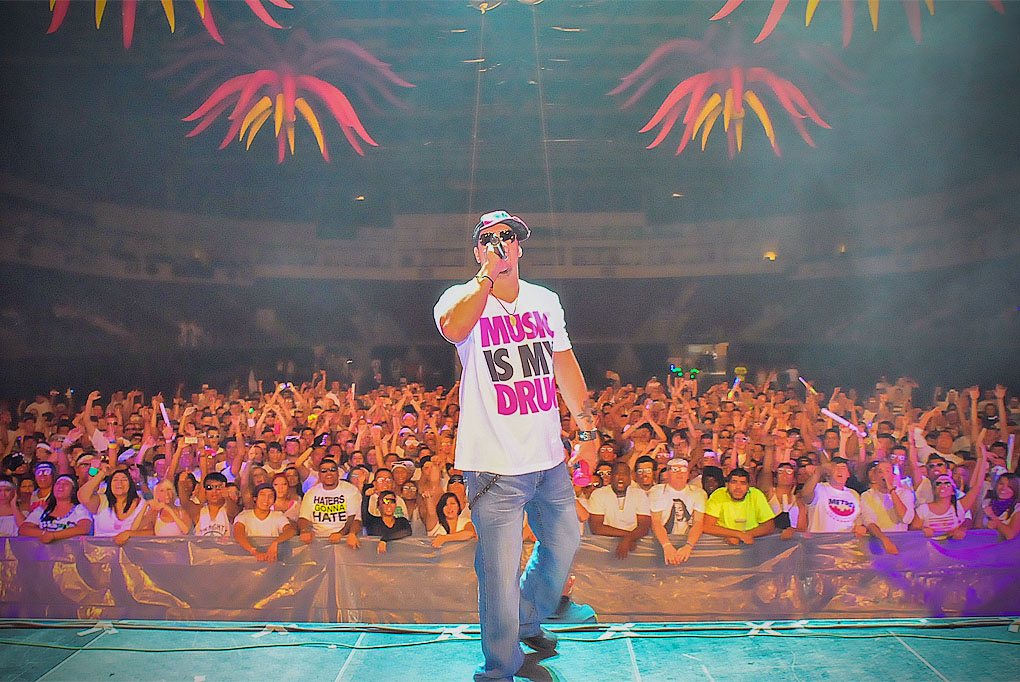 Rave Concert - Day Glow Paint